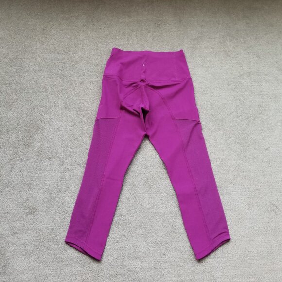 Lululemon Hot To Street Crop in Regal Plum, size 4 - Picture 8 of 12